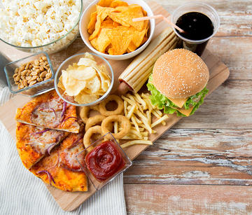 1000-junk-food-on-table